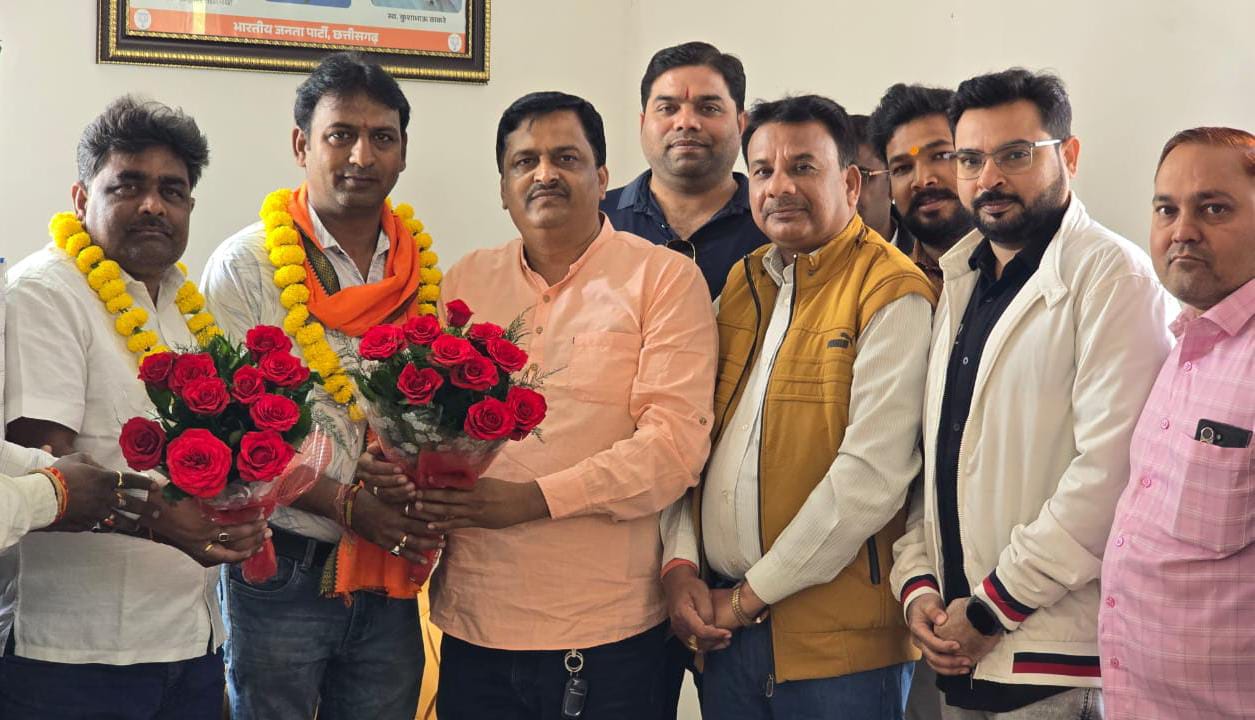 नवनियुक्त जिला एवं मंडल अध्यक्ष का दवा विक्रेता संघ ने किया सम्मान
