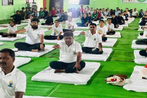 सामूहिक योगाभ्यास छत्तीसगढ़