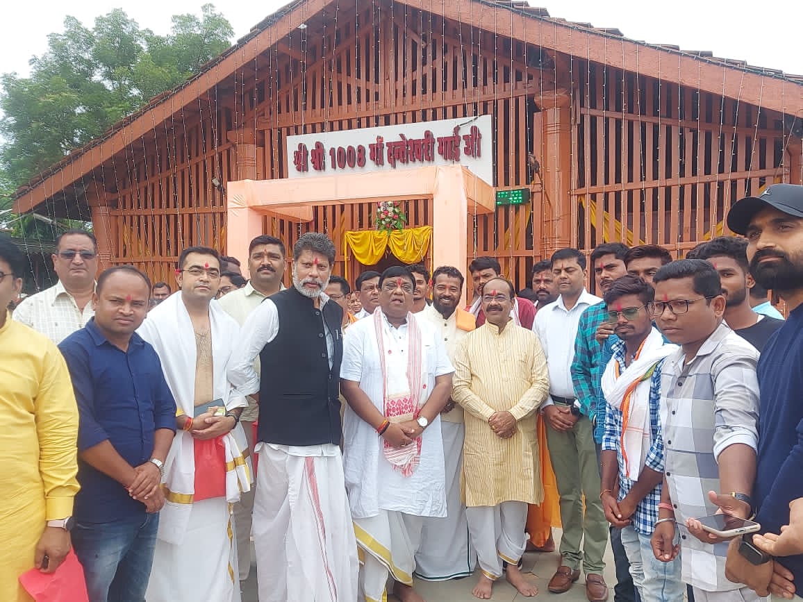 भाजपा प्रदेश अध्यक्ष अरूण साव,नेता प्रतिपक्ष नारायण चंदेल व महामंत्री केदार कश्यप, सेवा पखवाड़ा के तहत बूथ स्तर पर चल रहे कार्यक्रम मे हुए शामिल l
