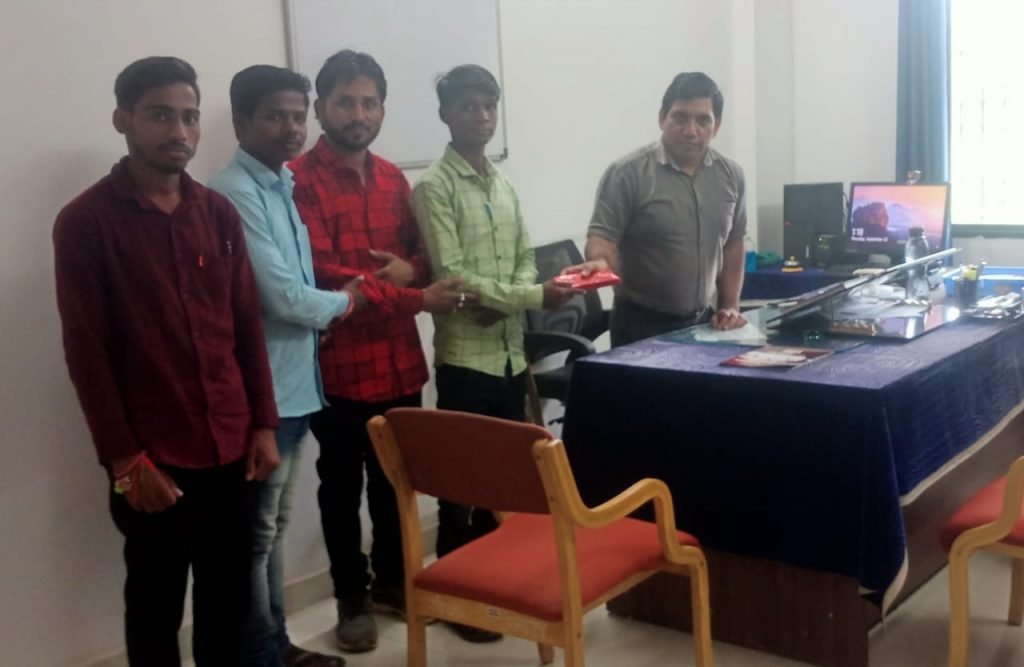 मुश्किलें केवल बेहतरीन लोगों के हिस्से में आती है, मनोज पटेल