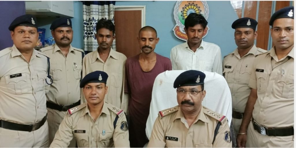 खम्हरिया में हत्याकांड की गुत्थी सुलझी। तखतपुर पुलिस ने किया आरोपियों का पर्दाफास।