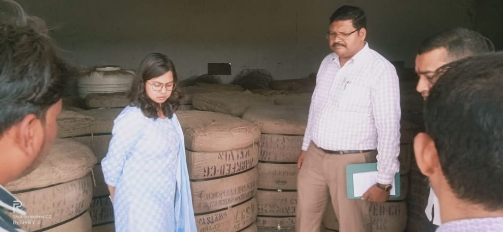 धान खरीदी महाअभियान का आगाज, किसानों में भारी उत्साह पहले दिन 50 उपार्जन केंद्रों में 242 किसानों ने बेचे 5348 क्विंटल धान