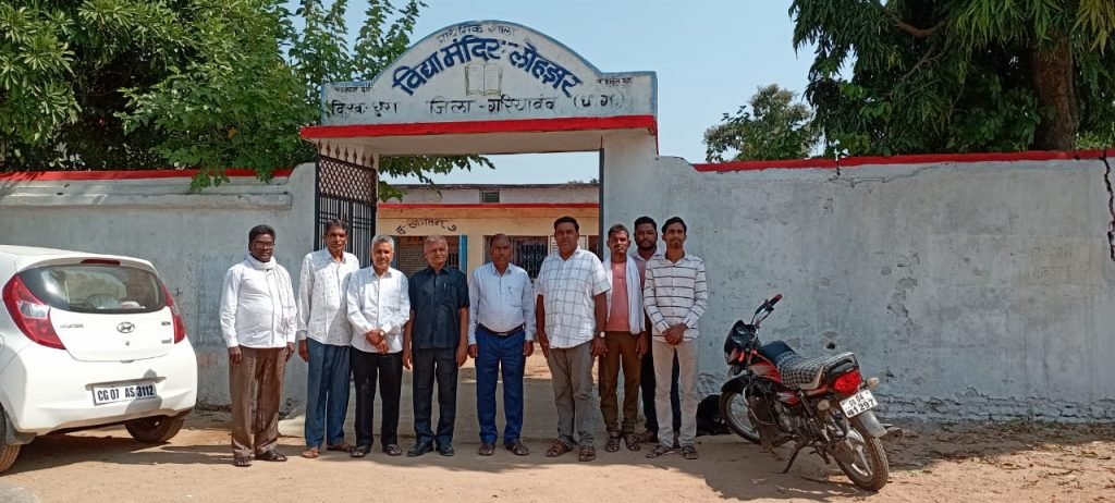 अपने बचपन यादें को तरोताजा करने पहुंचे श्री दुबे विद्यामंदिर विद्यालय लोहझर में