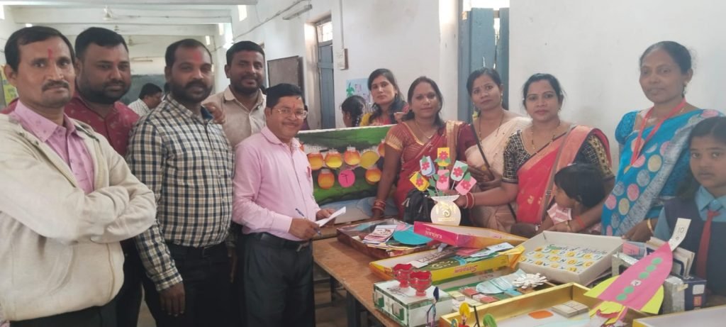 कबाड़ से जुगाड़ प्रतियोगिता में पैरी कालोनी पाण्डुका ने मारी बाजी