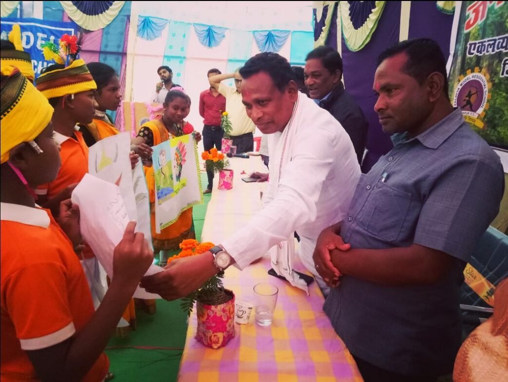 जनजाति गौरव दिवस में शामिल हुए जनक ध्रुव