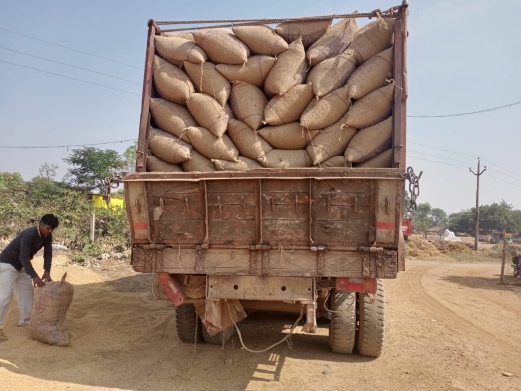 धान खरीदी में लापरवाही बर्दाश्त नही-कलेक्टर