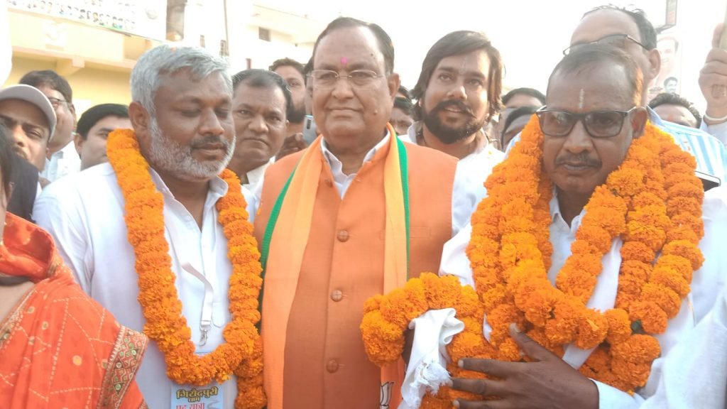 पलारी में सतनाम संदेश यात्रा का स्वागत एवं अभिनंदन किये पूर्व विधानसभा अध्यक्ष गौरी शंकर अग्रवाल