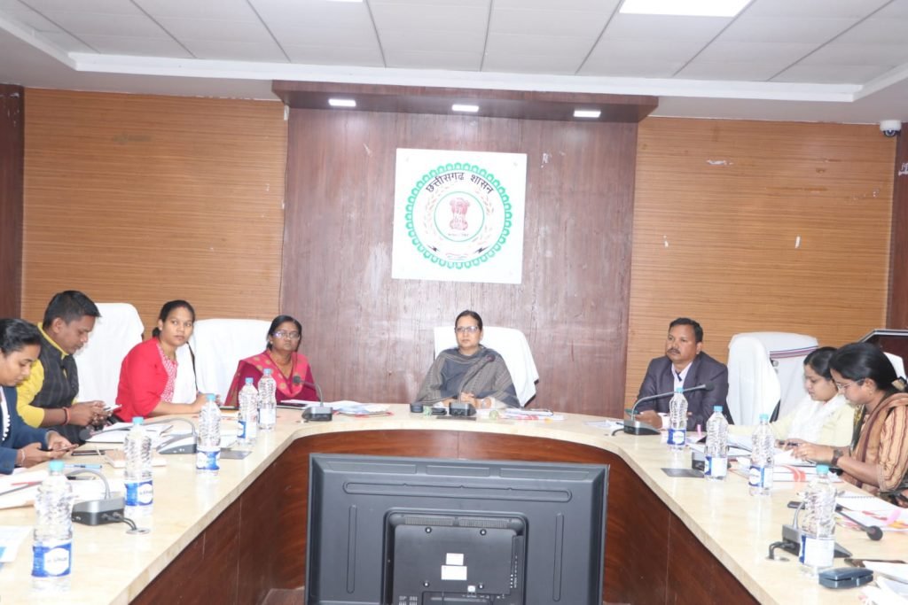 धान अवैध परिवहन पर निरंतर निगरानी रखने एवं हमाल लोगों को साप्ताहिक मजदूरी भुगतान करने के निर्देश दिएसड़कों से पशु मुक्त करने के लिए निरंतर करवाई करने सभी सीएमओ को निर्देश दिएशत प्रतिशत श्रमिक पंजीयन एवं आयुष्मान कार्ड के लिए सभी जनपद सीईओ को शिविर लगाने दिए निर्देशसमय-सीमा की बैठक संपन्न