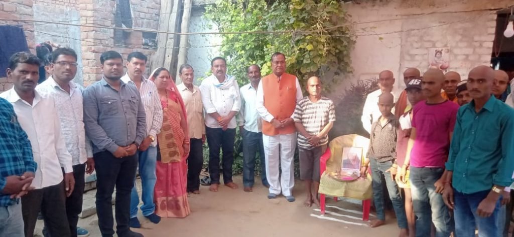 ग्राम अहिल्दा में दशगात्र कार्यक्रम में सम्मिलित हुए पूर्व विधानसभा अध्यक्ष गौरीशंकर अग्रवाल