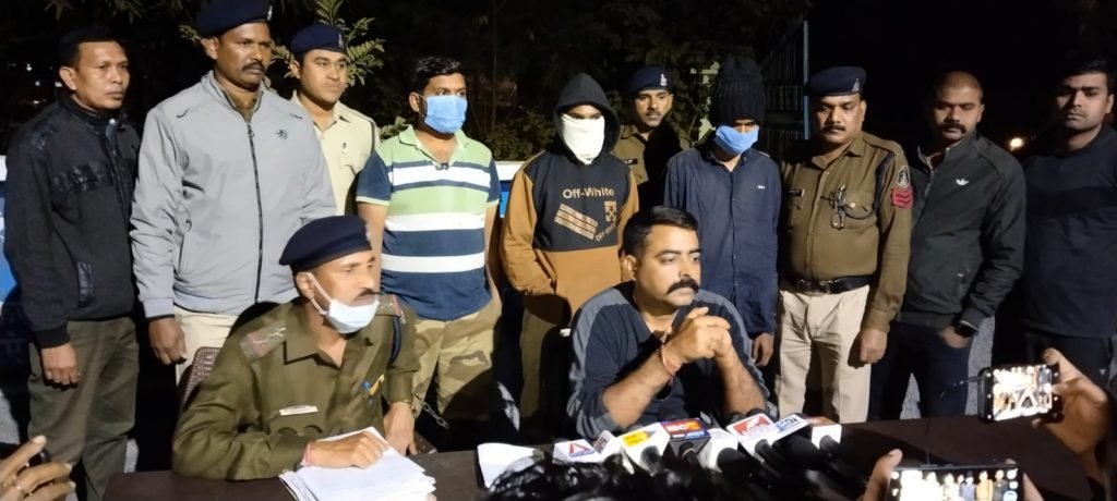 पुरानी रंजिश के चलते प्रधान पाठक को मौत के घाट उतारने वाले आरोपी गिरफ्तार,घटना के तीनो आरोपी उपजेल बलौदाबाजार दाखिल।