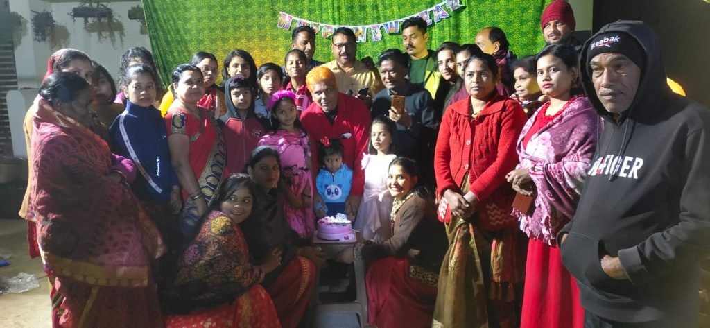 बच्चों, युवाओं, बुजुर्गों एवं महिलाओं ने कुछ इस अंदाज में मनाया नया साल