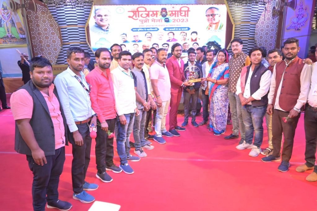 अनुराग शर्मा की शानदार प्रस्तुति समा बांधा छुनुर-छुनुर पैरी बाजे रे गोरी…गीत में जमकर झूमे दर्शक