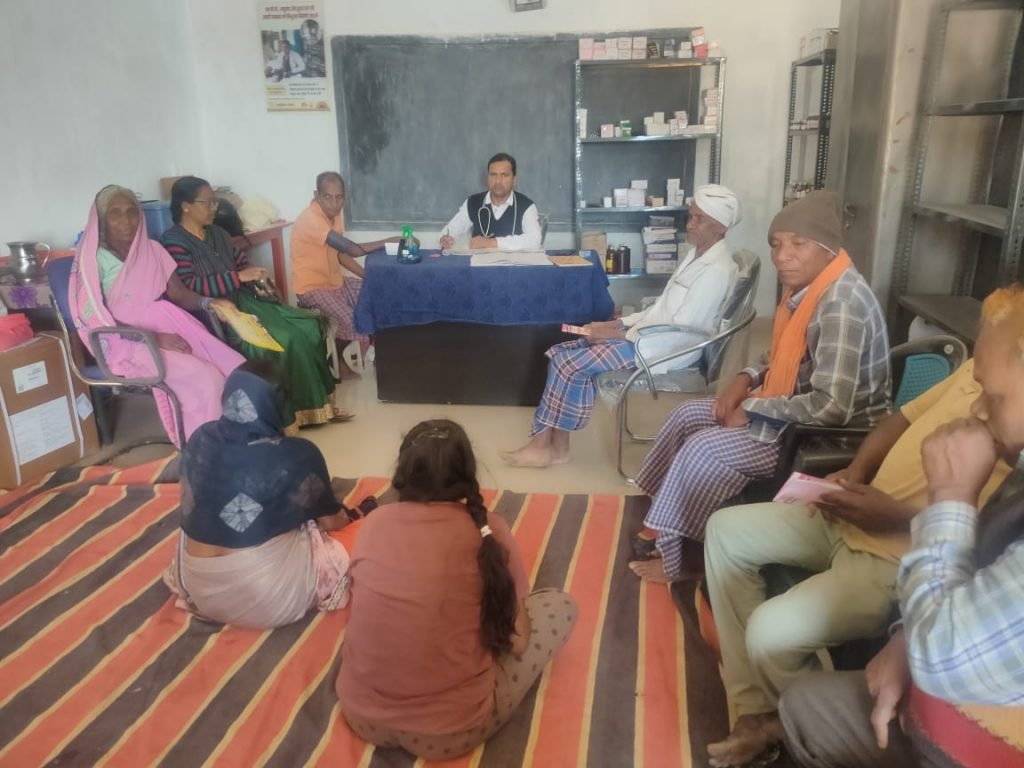 विश्व कैंसर दिवस के अवसर पर प्रतापपुर में स्वास्थ्य शिविर का आयोजन हुआ