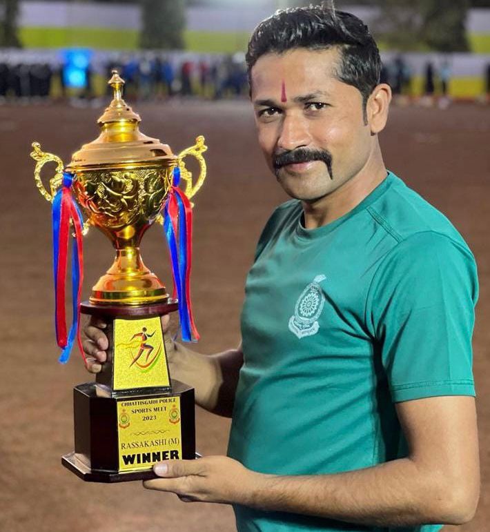 पीटीएस माना कैंप में आयोजित छत्तीसगढ़ पुलिस राज्य स्तरीय खेलकूद प्रतियोगिता रस्साकशी में रायपुर रेंज ने मारी बाज़ी