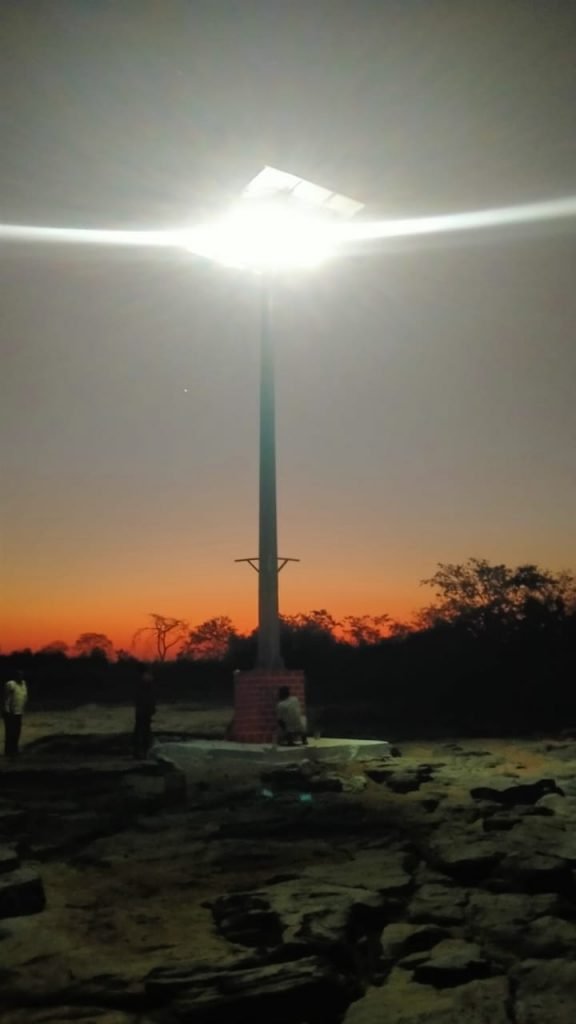 झरझरा मंन्दिर में हाई मास्क लाइट लगने से खुशी का लहर