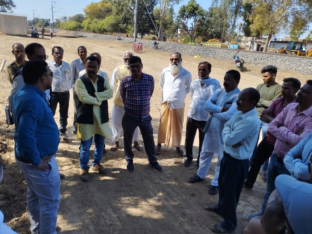 रेलवे अंडर ब्रिज के स्थान पर ओवर ब्रिज बनाने का प्रस्ताव ग्राम सभा मे पारित कर भेजा कलेक्टर को भेजा पत्र…