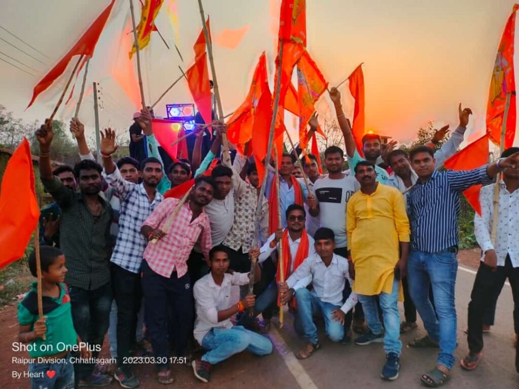 रामनवमी में भव्य शोभायात्रा निकालकर थिरके ग्रामीण