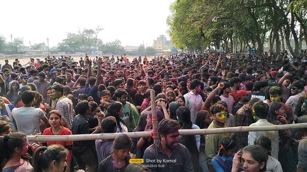 सीयू में टीम समर्पण ने खेली होली