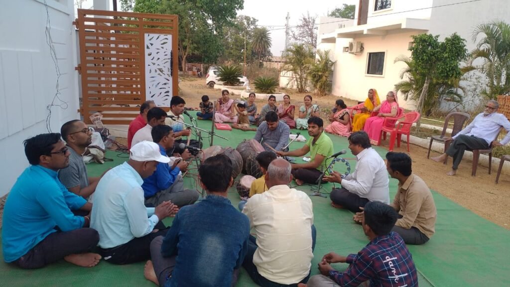 शिक्षक मानस परिवार ने फागगीत नृत्य व मनोरंजक खेल प्रतियोगिता के साथ मनाई रंगपंचमी उत्सव