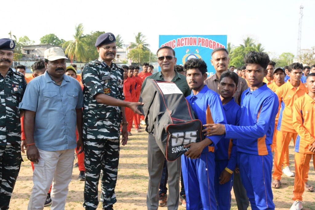 शहीद जवानों की याद में सीआरपीएफ ने करवाया शेड निर्माण