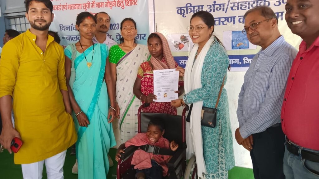 सिकल सेल मरीजों को निशुल्क दवाइयों का वितरण