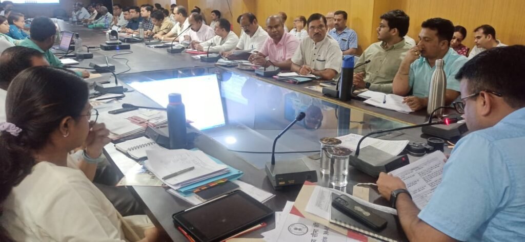 स्कूल जतन योजना के तहत जीर्णोद्धार कार्य 15 जून तक करें पूर्ण- कलेक्टर चंदन कुमार