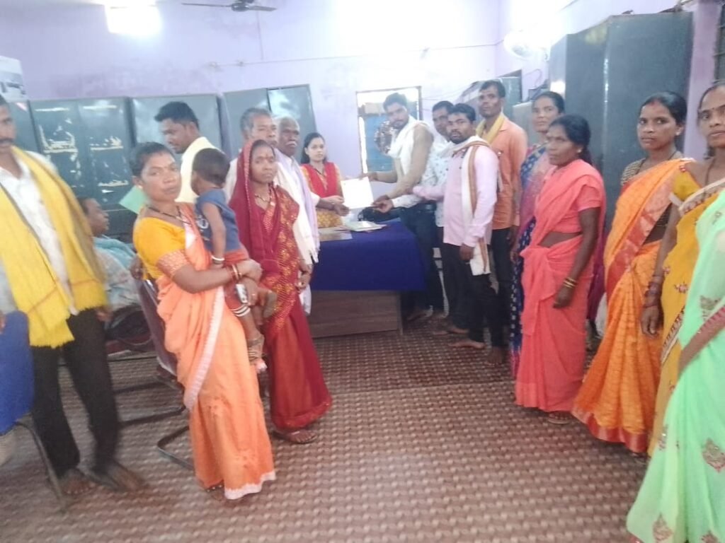 उप स्वास्थ्य केंद्र गुड़गांव में पदस्थ फूलमणि ध्रुव को यथावत रखने की मांग