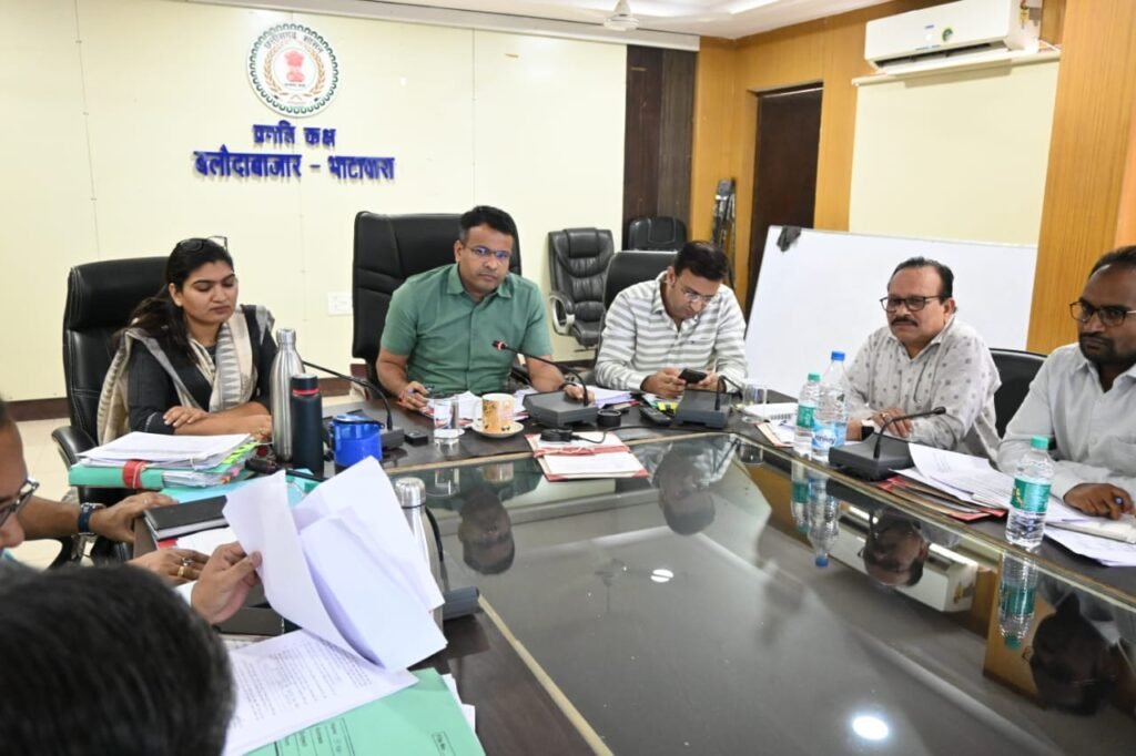 रॉयल्टी वसूली में नियमो का कड़ाई से पालन करें : कलेक्टर चन्दन कुमार