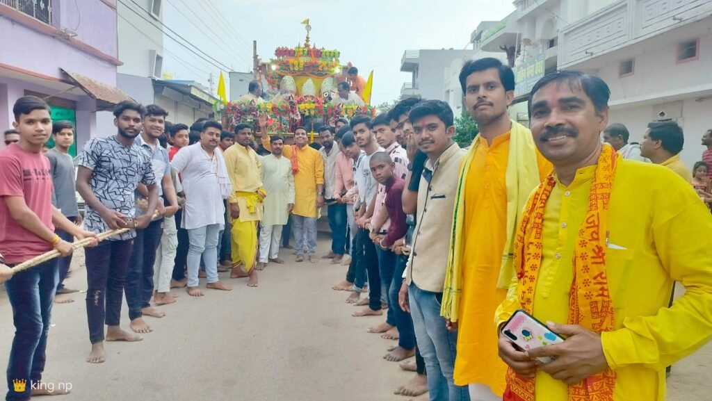 हरिबोल के जयकारे के साथ रथयात्रा में शामिल हुए हजारों भक्तगण