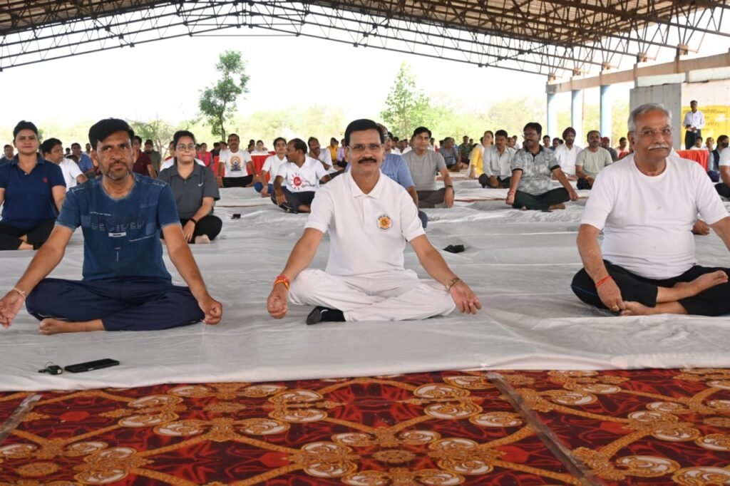 शारीरिक,मानसिक स्वास्थ्य एवं तनाव रहित जीवन का माध्यम है योग- गणेश नाथ योगी