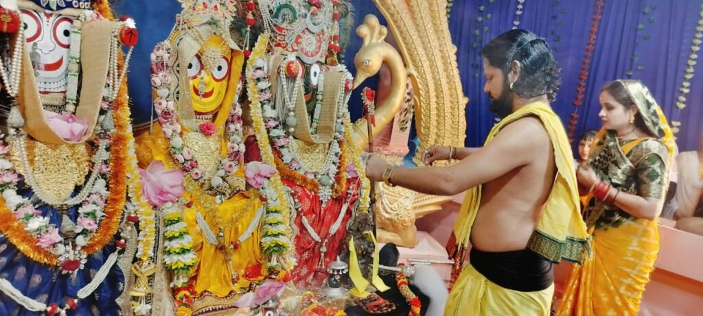 हेरा पंचमी के अवसर पर श्री महालक्ष्मी जगन्नाथ जी का भेंट