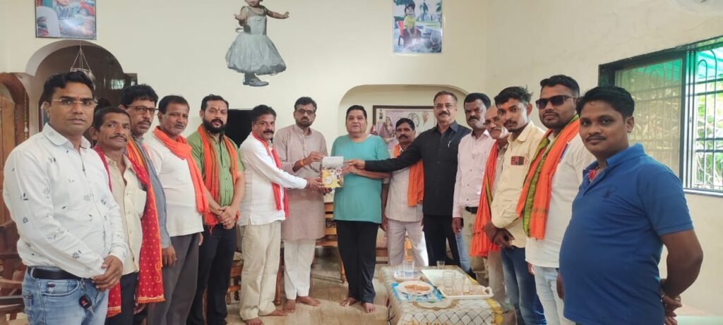 संपर्क के समर्थन में निकले भाजपाई