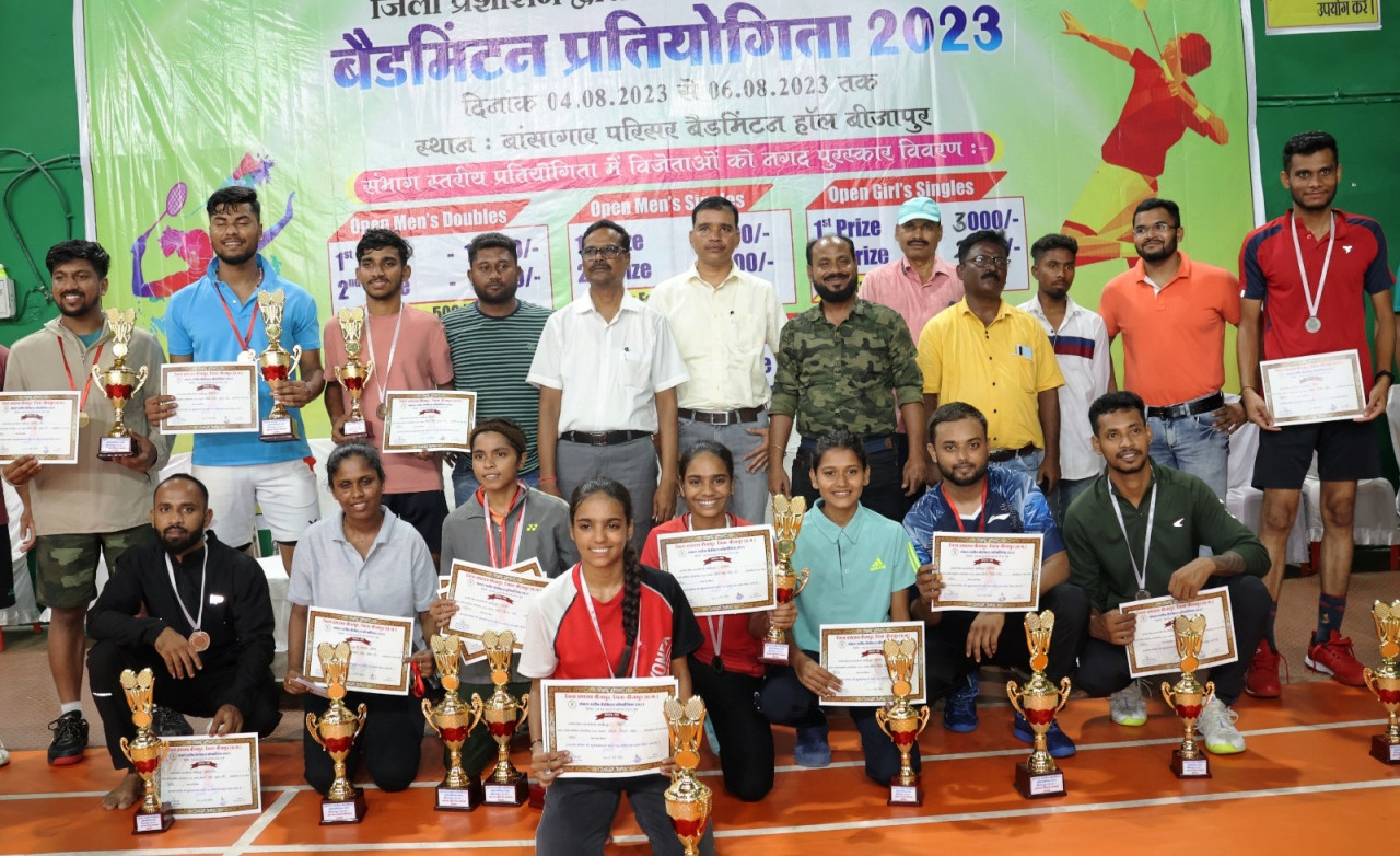 बीजापुर  : तीन दिवसीय संभाग स्तरीय बैटमिंटन प्रतियोगिता का हुआ समापन