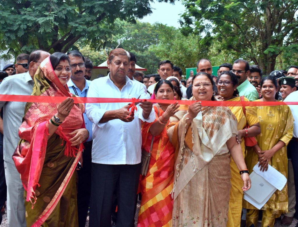 बालोद : प्रभारी मंत्री ने किया जिला मुख्यालय बालोद में पर्यावरण पार्क का शुभारंभ