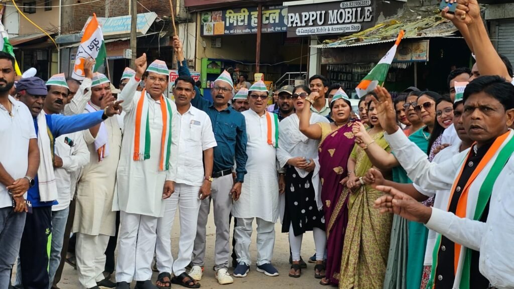 सुप्रीम कोर्ट से राहुल गाँधी को मिली न्याय, कॉंग्रेसियों ने किया आतिशबाजी