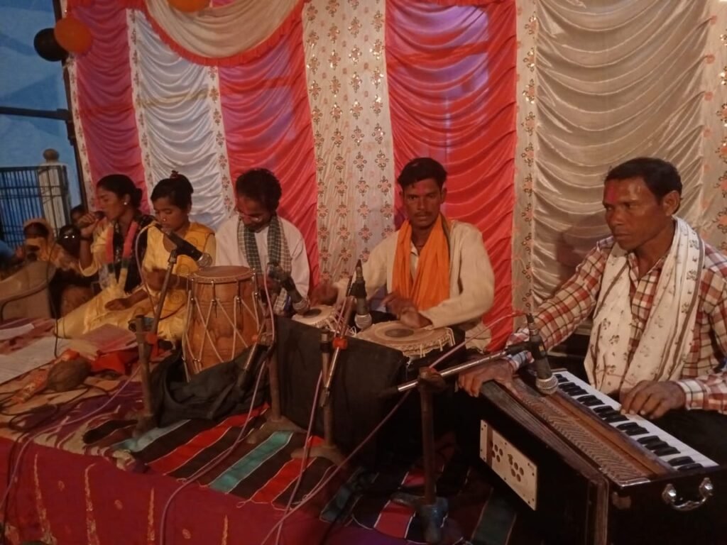 सावन पुर्णिमा के अवसर पर हीराबतर में बालिका मानस मंडली का हुआ आयोजन