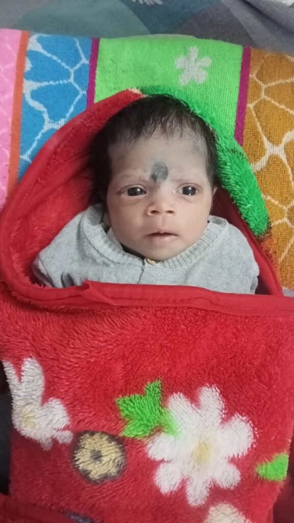 20 दिवस की नवजात बालिका परिजन के इंतजार में प्रतिक्षारत