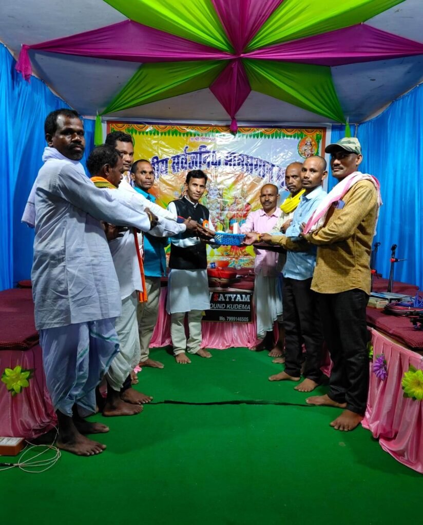 मानस मंचों के साथ साहित्यिक सांस्कृतिक एवं धार्मिक मंचों पर निरंतर संचालन कर रहे हैं