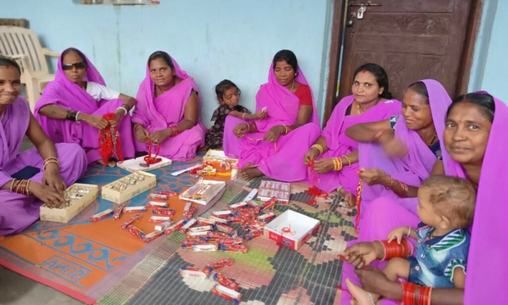 रक्षाबंधन के लिए महिलाओं ने पैरी बंधन के नाम से बनाए थे 41 हजार से अधिक राखियाँ