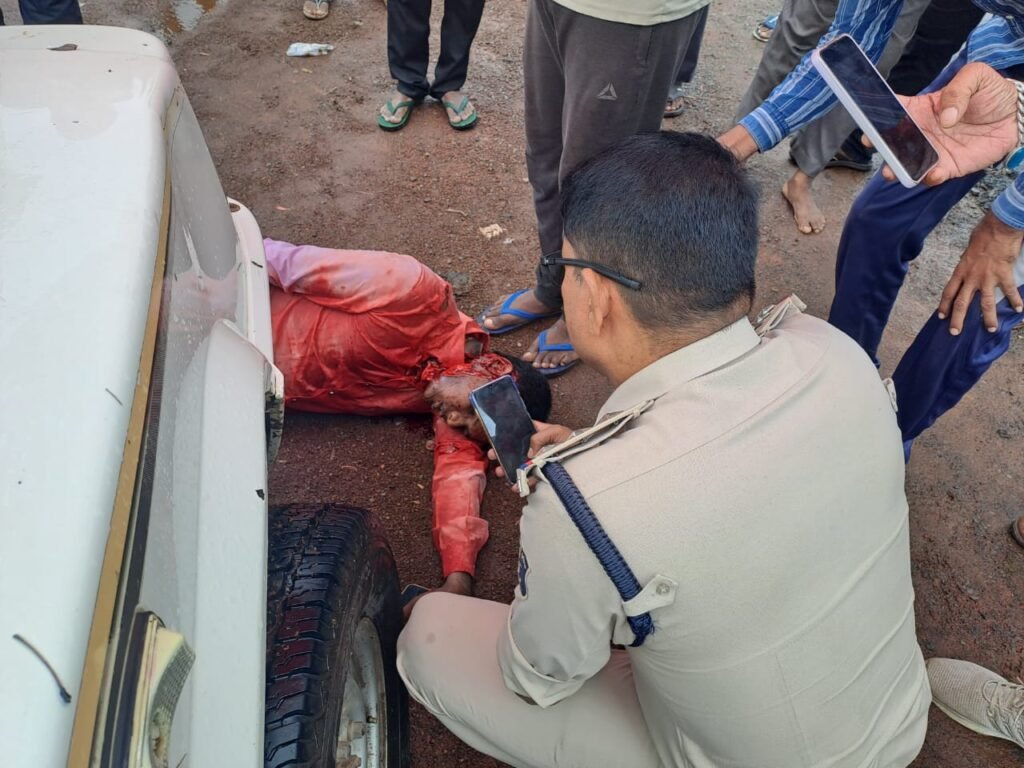 दिन दहाड़े धारदार हथियार से ताबड़तोड़ वार कर आरोपी फरार