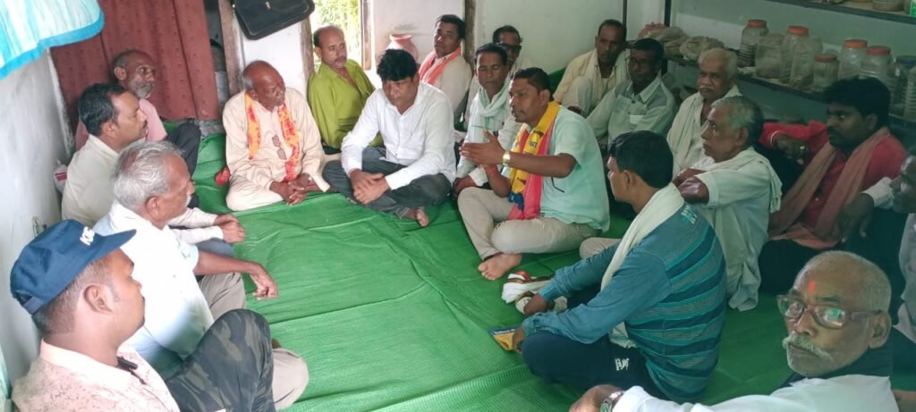 आम आदमी पार्टी के प्रत्याशी तेजराम साहू को मुड़ागांव के वैद्यों ने दिया आशीर्वाद