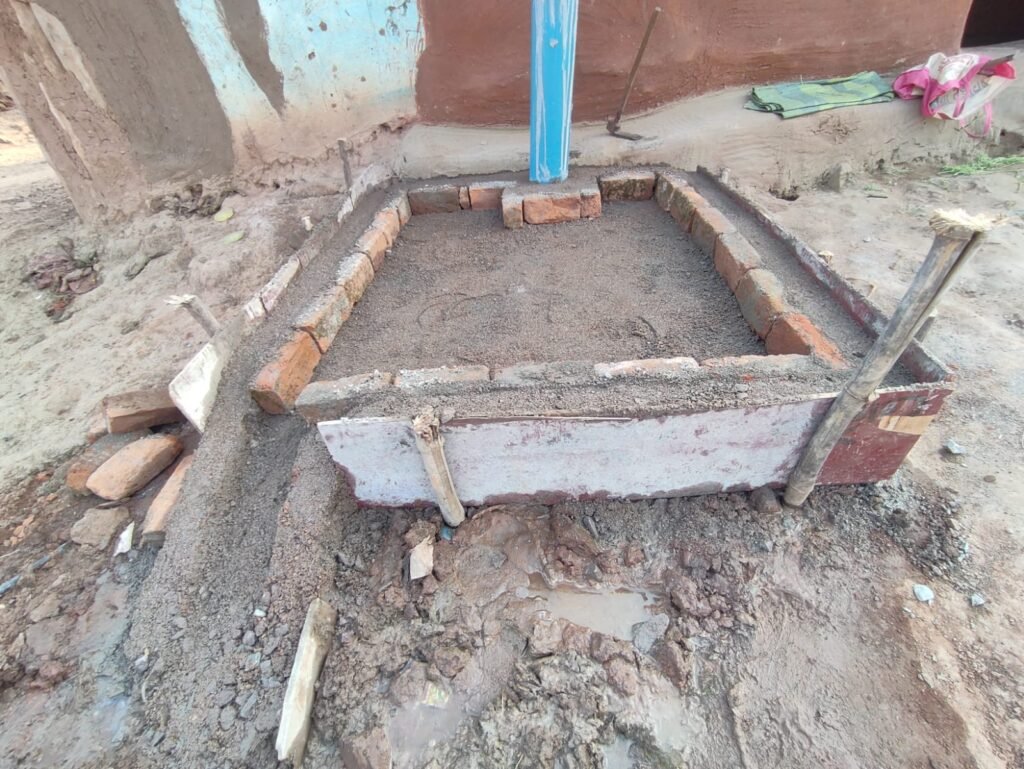 घटिया निर्माण कर के बलि चढ़ रही नल जन योजना