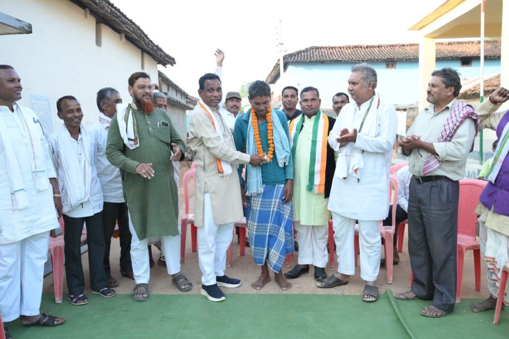 विंद्रानवागढ़ विधानसभा के भाजपा और काग्रेस की प्रत्याशियों में धुंआधार जनसंपर्क