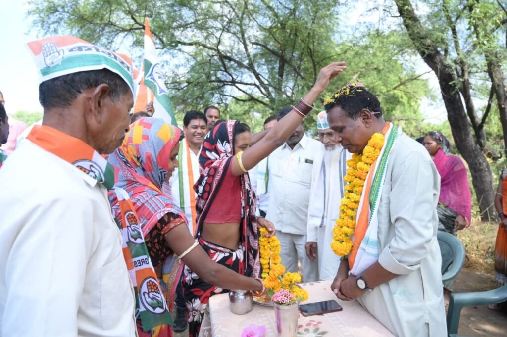 कांग्रेस प्रत्याशी जनक ध्रुव का लगातार जनसंपर्क जारी