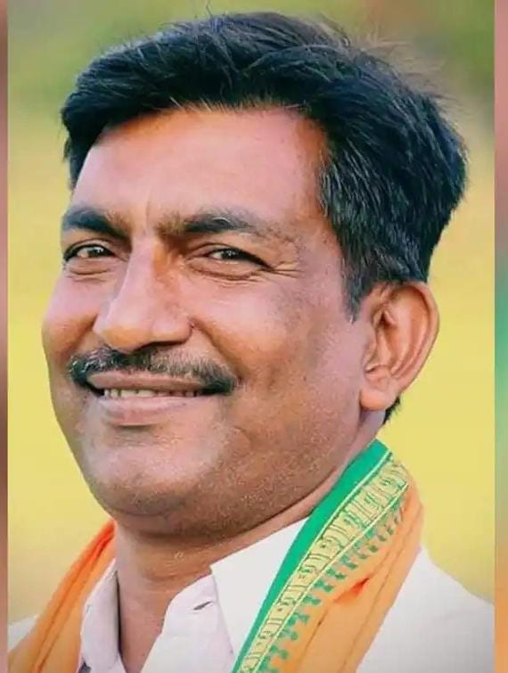 नक्सलियों ने की चुनाव से पहले नारायणपुर भाजपा जिला उपाध्यक्ष रतन दुवे की कुल्हाड़ी से काटकर हत्या