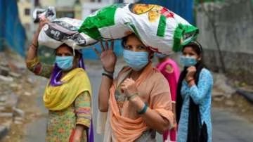 फ्री… फ्री… फ्री… के लॉलीपॉप में फंसा लोकतंत्र?छत्तीसगढ़ डूबा है लगभग 89 हजार करोड़ रुपये के कर्ज में,महीने में देना होता है 500 करोड़ रुपए ब्याज,चुनावी वादे पूरे करने में कर्ज तले दबा छत्तीसगढ?