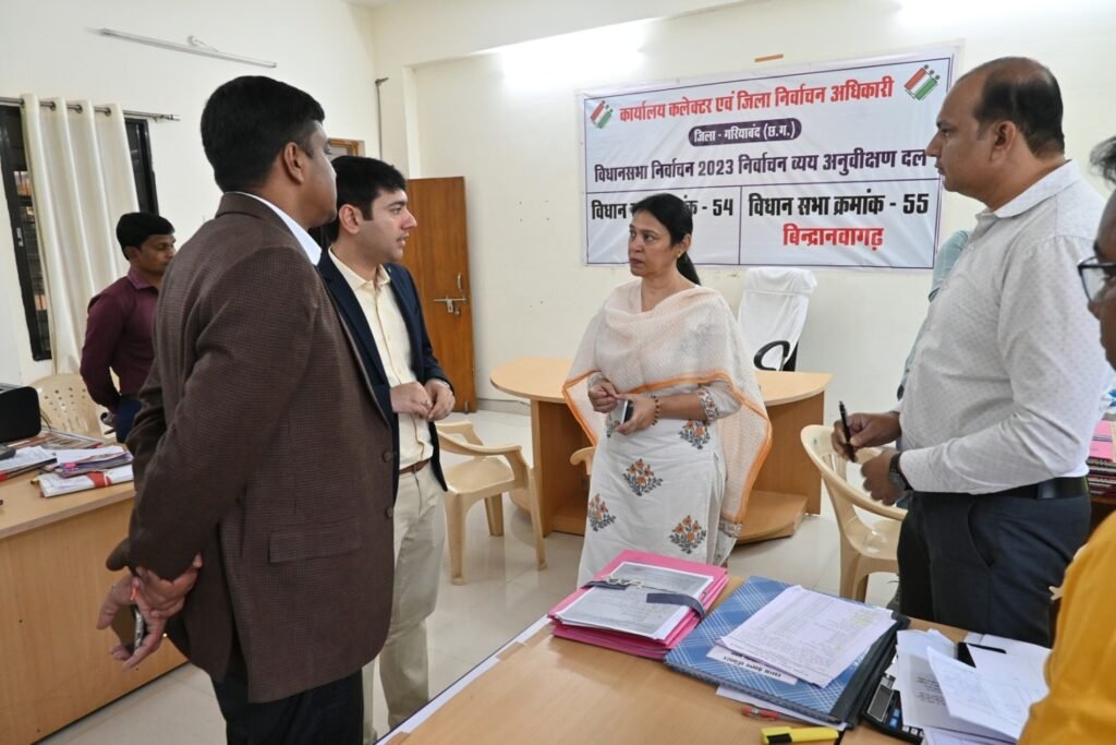 सामान्य प्रेक्षक सुश्री अंजू चौधरी ने सी-विजिल, एमसीएमसी, व्यय लेखा कक्ष का किया निरीक्षण