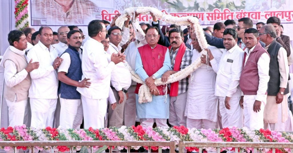 बाबा के बताए रास्ते पर चलकर ही समाज एवं राष्ट्र का विकास संभव: मुख्यमंत्री श्री साय