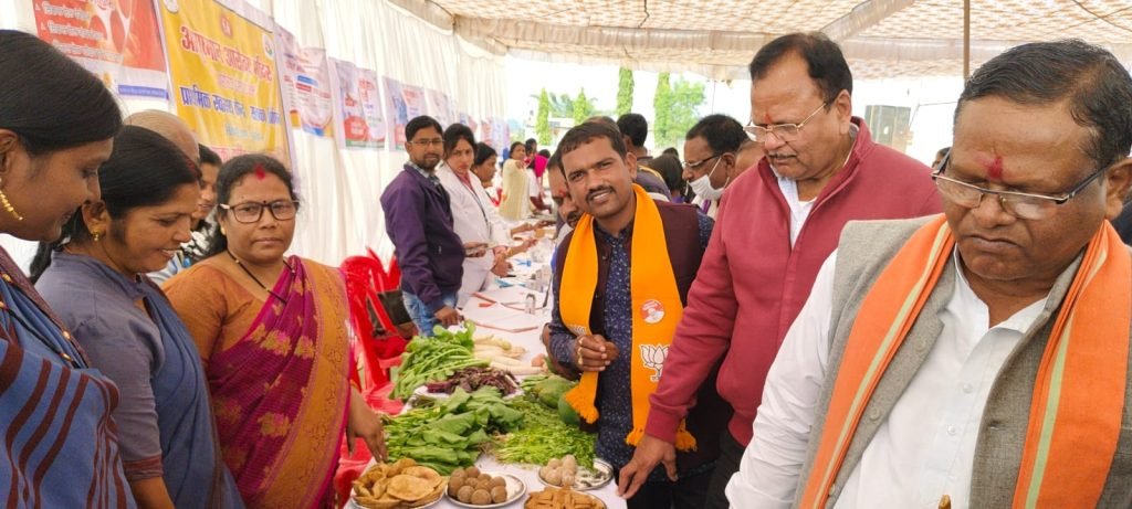 विकसित भारत संकल्प यात्रा के तहत हुआ कार्यक्रम का आयोजन