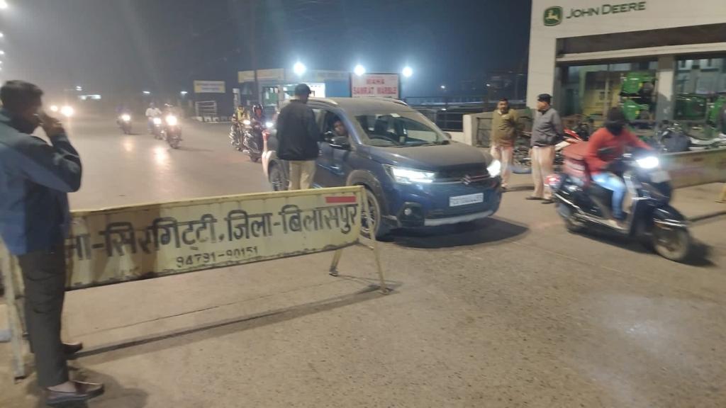 मोबाइल चेकिंग पाइंट लगाकर वाहनों पर की गई कार्यवाही